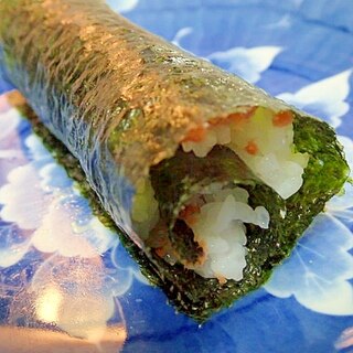 鮭フレークのごまマヨかけ巻き寿司
